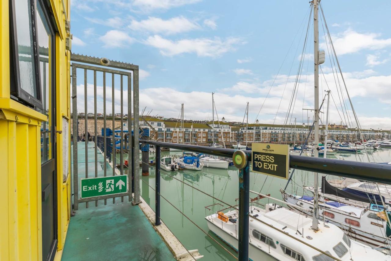 On The Water With Free Parking - By My Getaways Lägenhet Brighton Exteriör bild