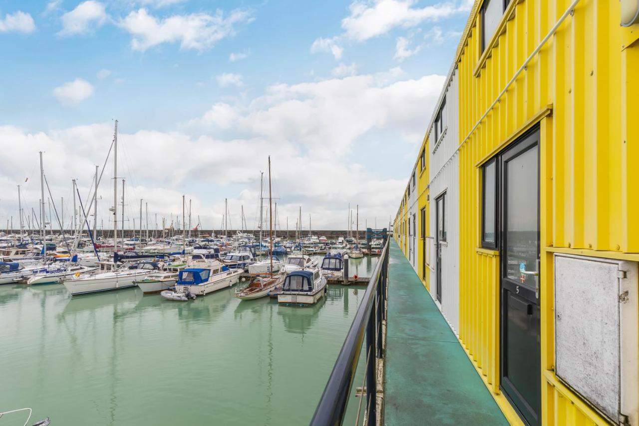 On The Water With Free Parking - By My Getaways Lägenhet Brighton Exteriör bild